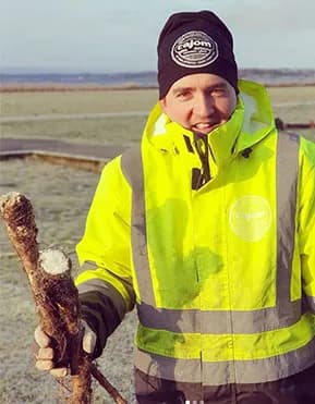 Jesper med pepparrot från Cajom i Fjärås